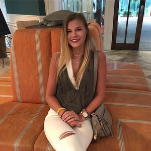 Meet your Posher, Christy